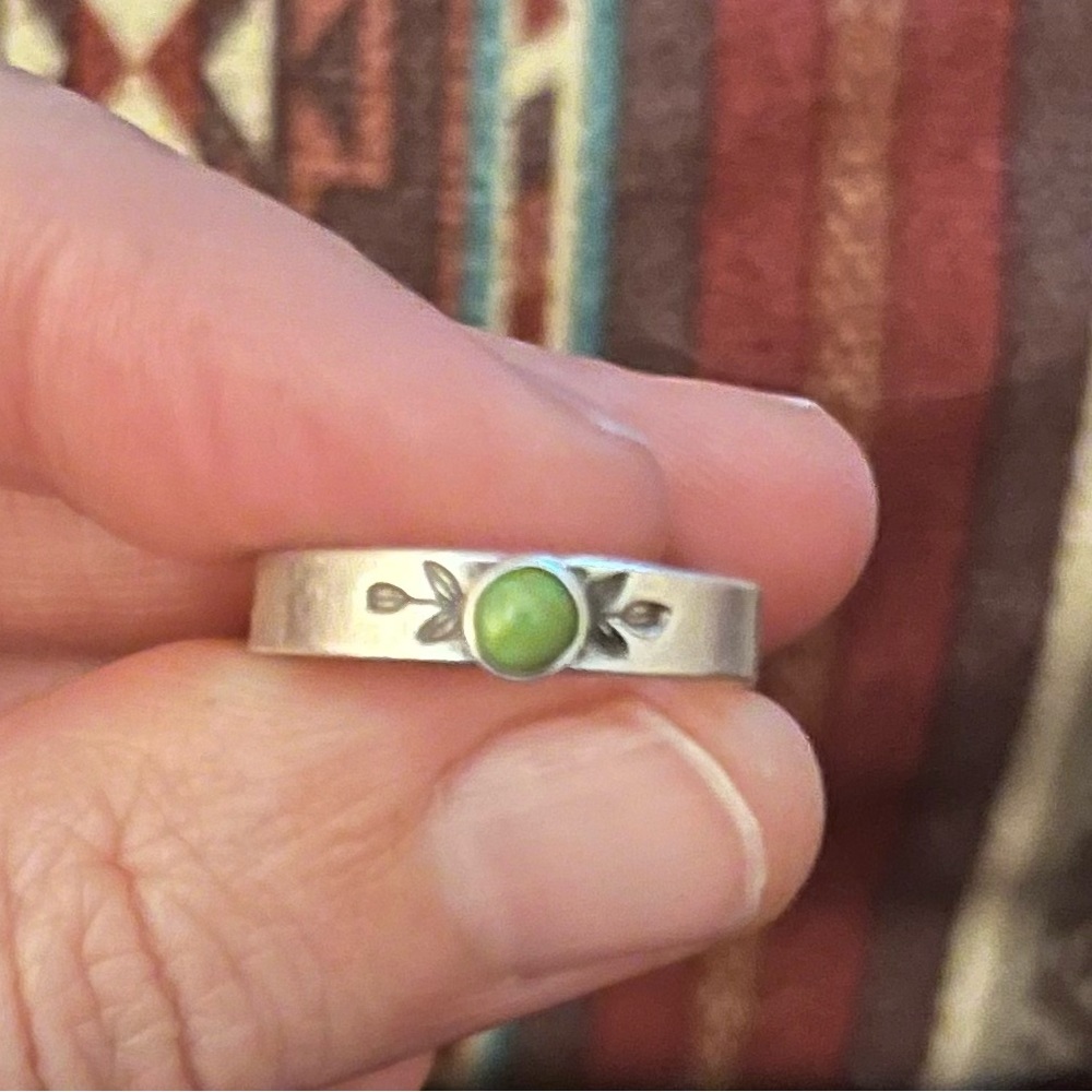 Gorgeous wide band southwestern sterling silver turquoise ring! Size 7.